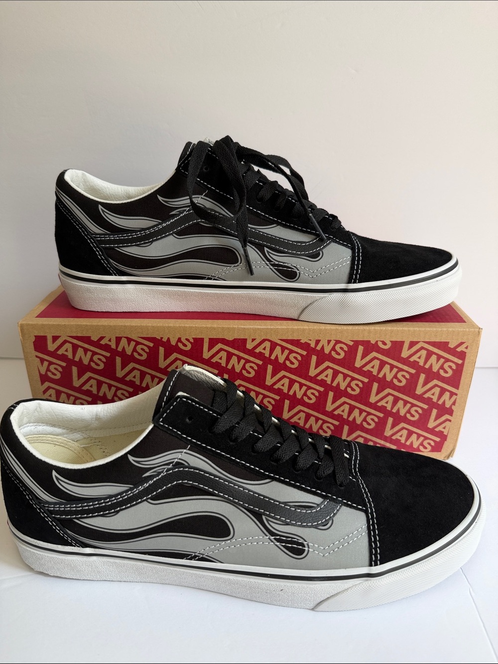 Vans Black & Gray Flame Old Skool Low Top Sneakers NIB Men 12 Women 13.5